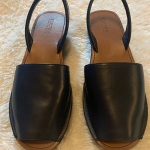 NWOT Kenneth Cole Navy Blue Sandal